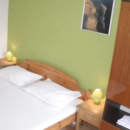 Basil And Guest house 3*