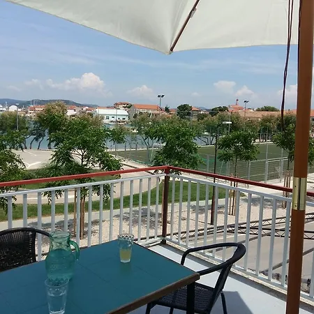 Basil And Penzion 3*