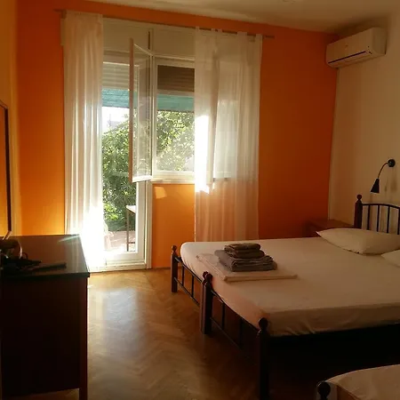 Guest house Basil And 3*