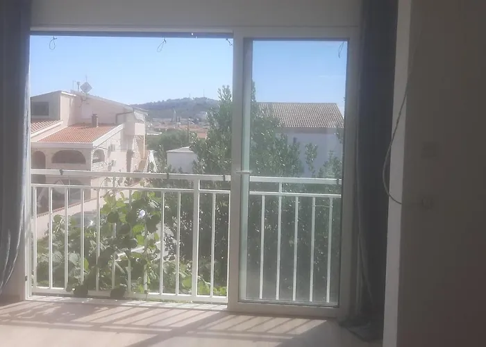 בית הארחה Basil And