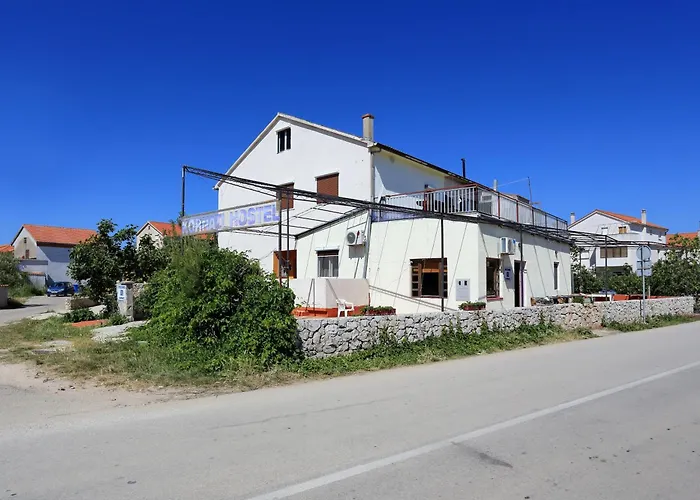 בית הארחה Basil And