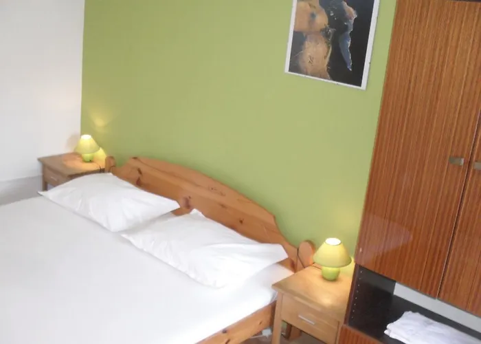 Basil And בית הארחה 3*