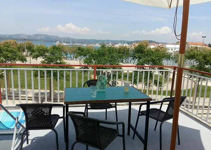 בית הארחה Basil And בטינה