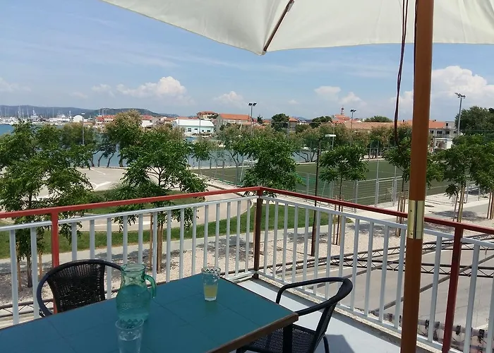 Basil And בית הארחה 3*