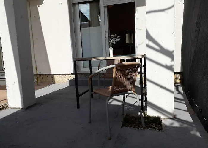 בית הארחה Basil And בטינה